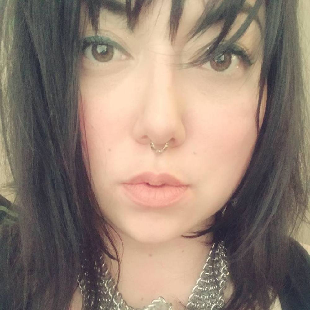 Meet your Posher, Cassandra